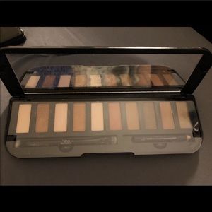 Makeover Essentials Eyeshadow Palette